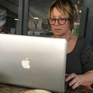 Meet your Posher, Ines